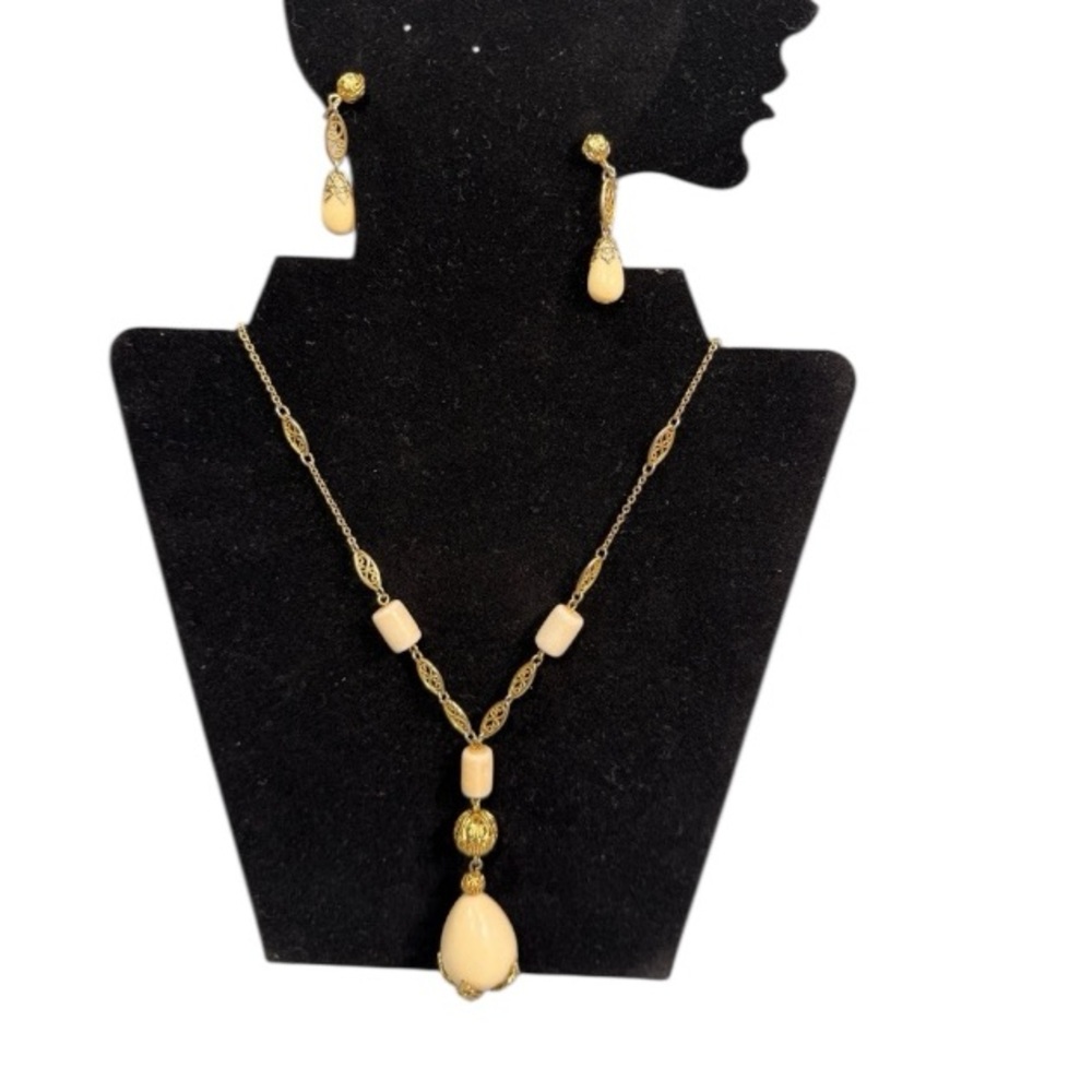 Vtg Avon Filigree‎ Faux Ivory Pendant Necklace & Clip-On Drop Earrings Set 1970s